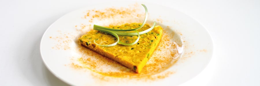 Frittata senza uova con piselli e cipollotti